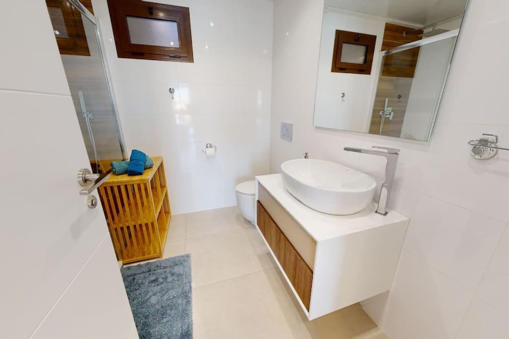 Apartman S Vlastnim Bazenem Оріуела Екстер'єр фото